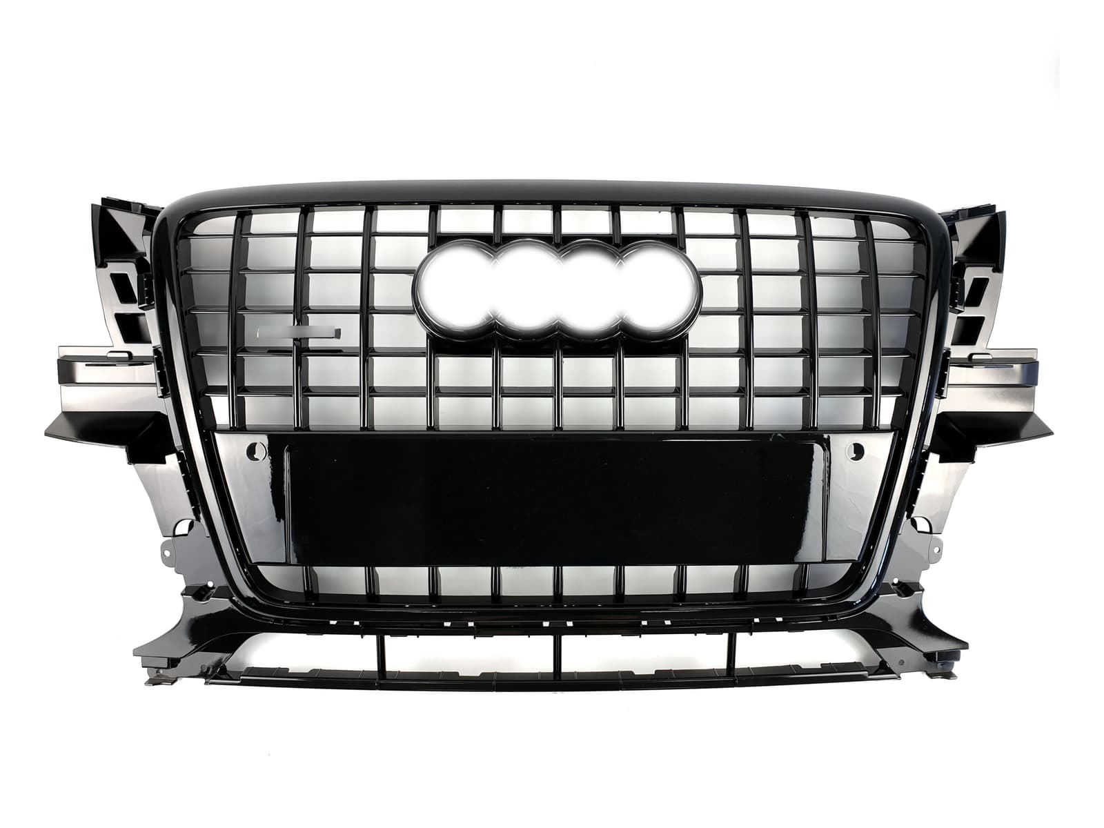 Решітка радіатора Full Black (в стилі SQ5) на Audi Q5 8R 2008-2012 року