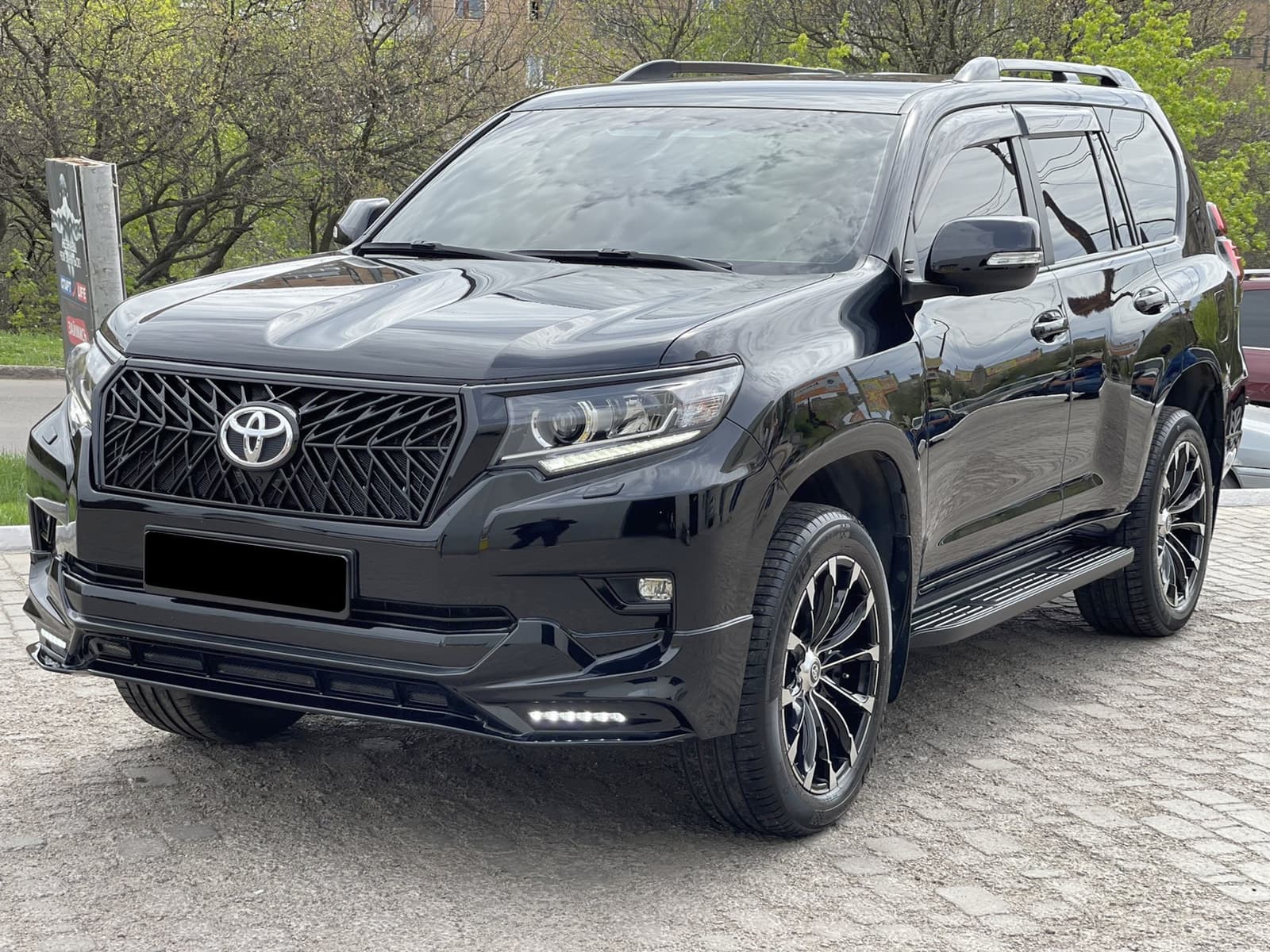 Спідниця переднього бампера TRD Toyota Land Cruiser Prado 150 2017+ колір чорний