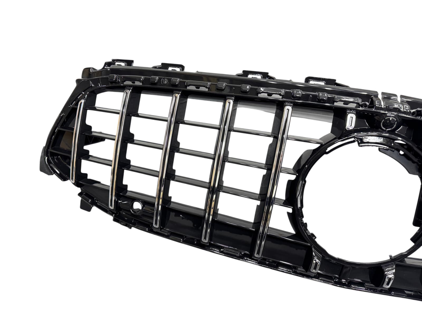 Решітка радіатора GT Chrome Black на Mercedes-Benz CLA-Class C118 2023-2025 року 2