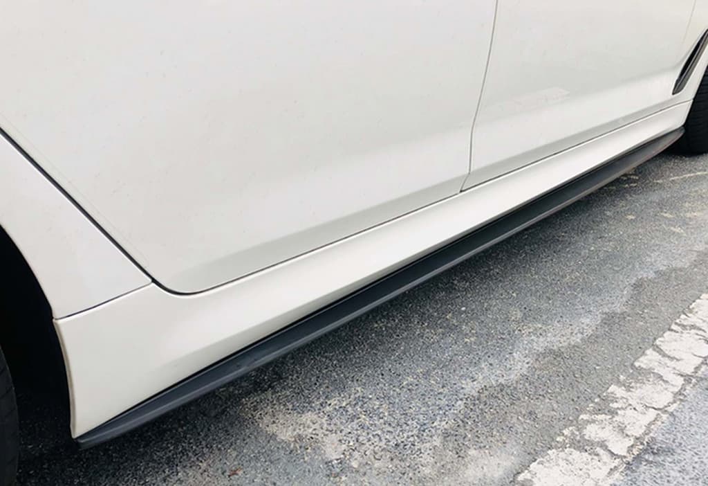 Накладки на пороги V-1 (під M-Sport/M5 пороги, чорний глянець) 3