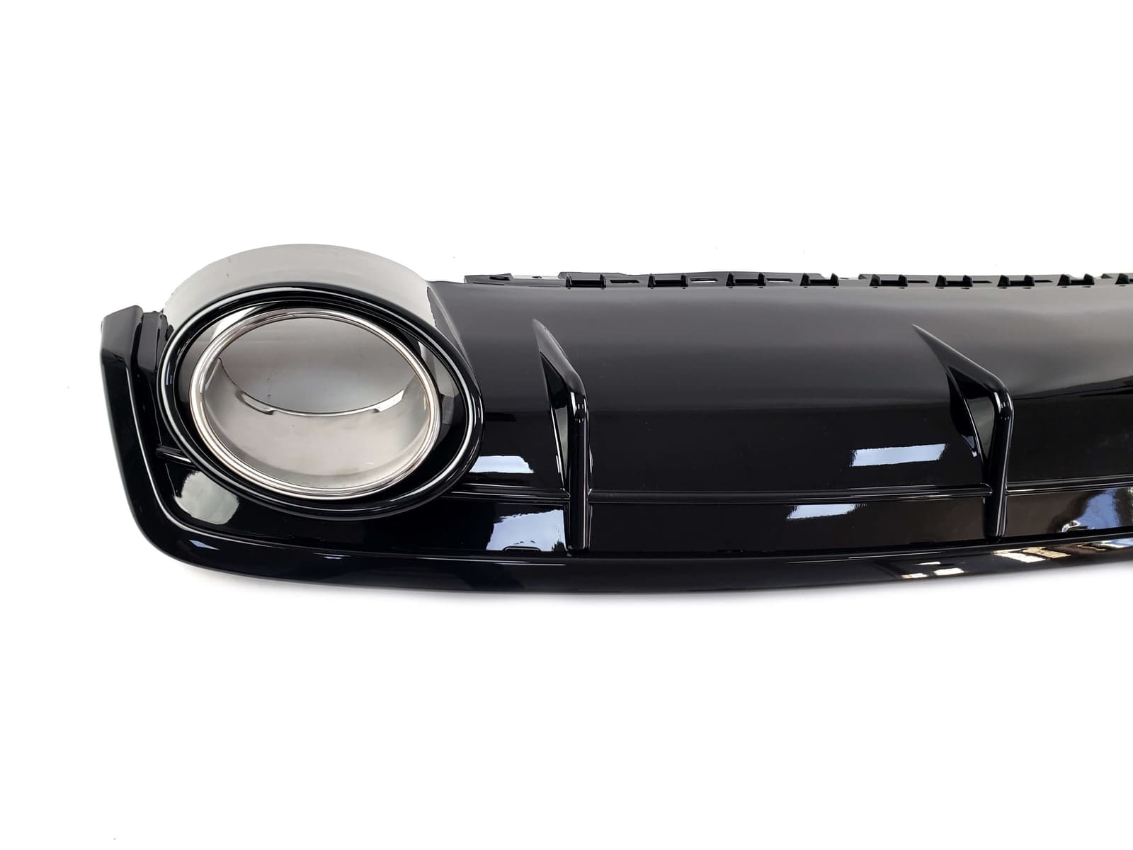Дифузор (заднього бампера) Full Black / Chrome Pipe (в стилі RSQ7) на Audi Q7 4M 2015-2020 року 2
