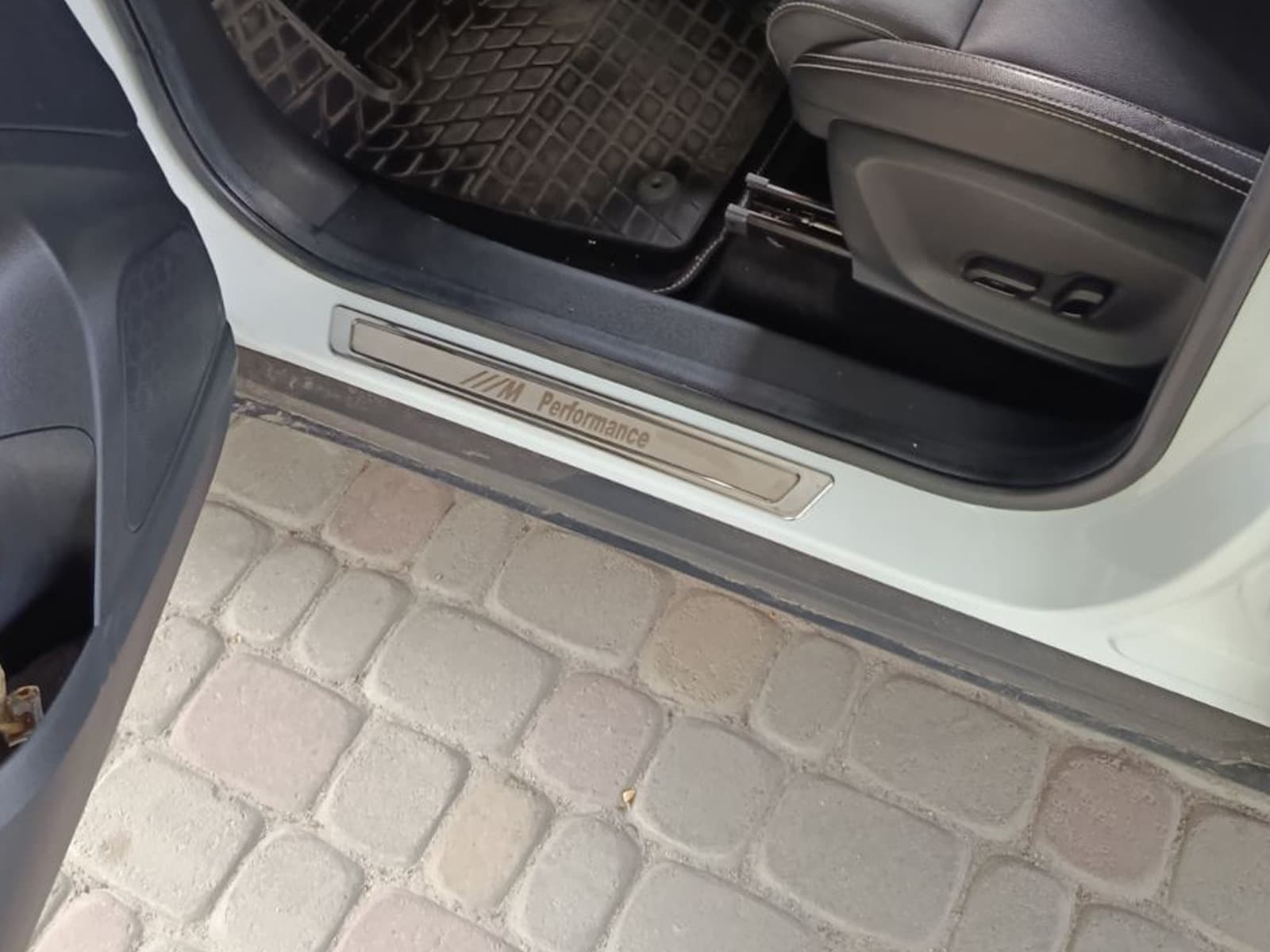 Універсальні накладки на пороги BMW M Performance V-1 (4 шт., нерж) 4