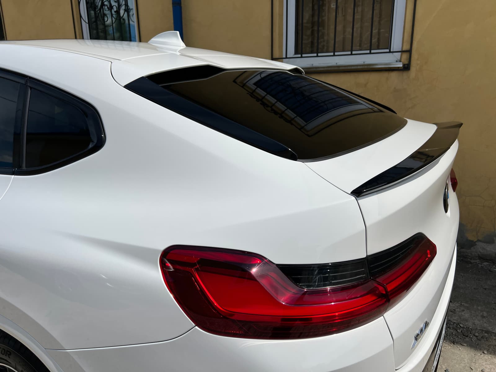 Спойлер Чорний глянець (на заднє вікно) на BMW X4 G02 2018-2022 року 6