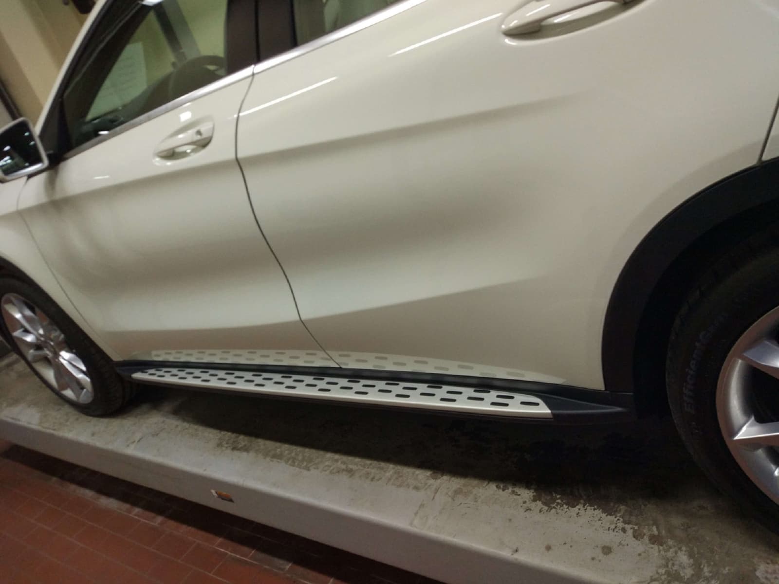 Підніжки на Mercedes-Benz GLA-Class X156 2013-2017 року 4