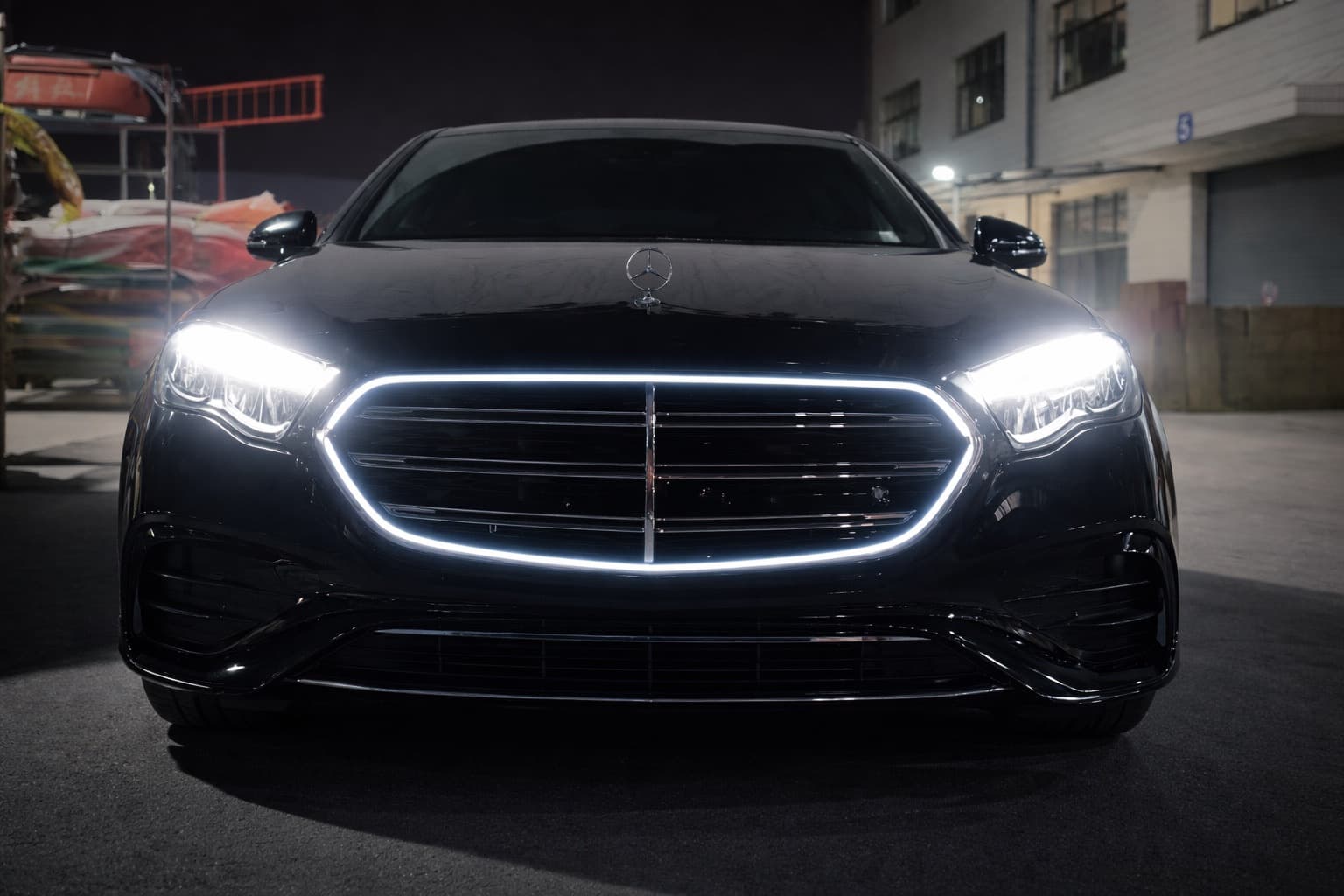 Передня решітка в стилі W223 AMG-Line з Led