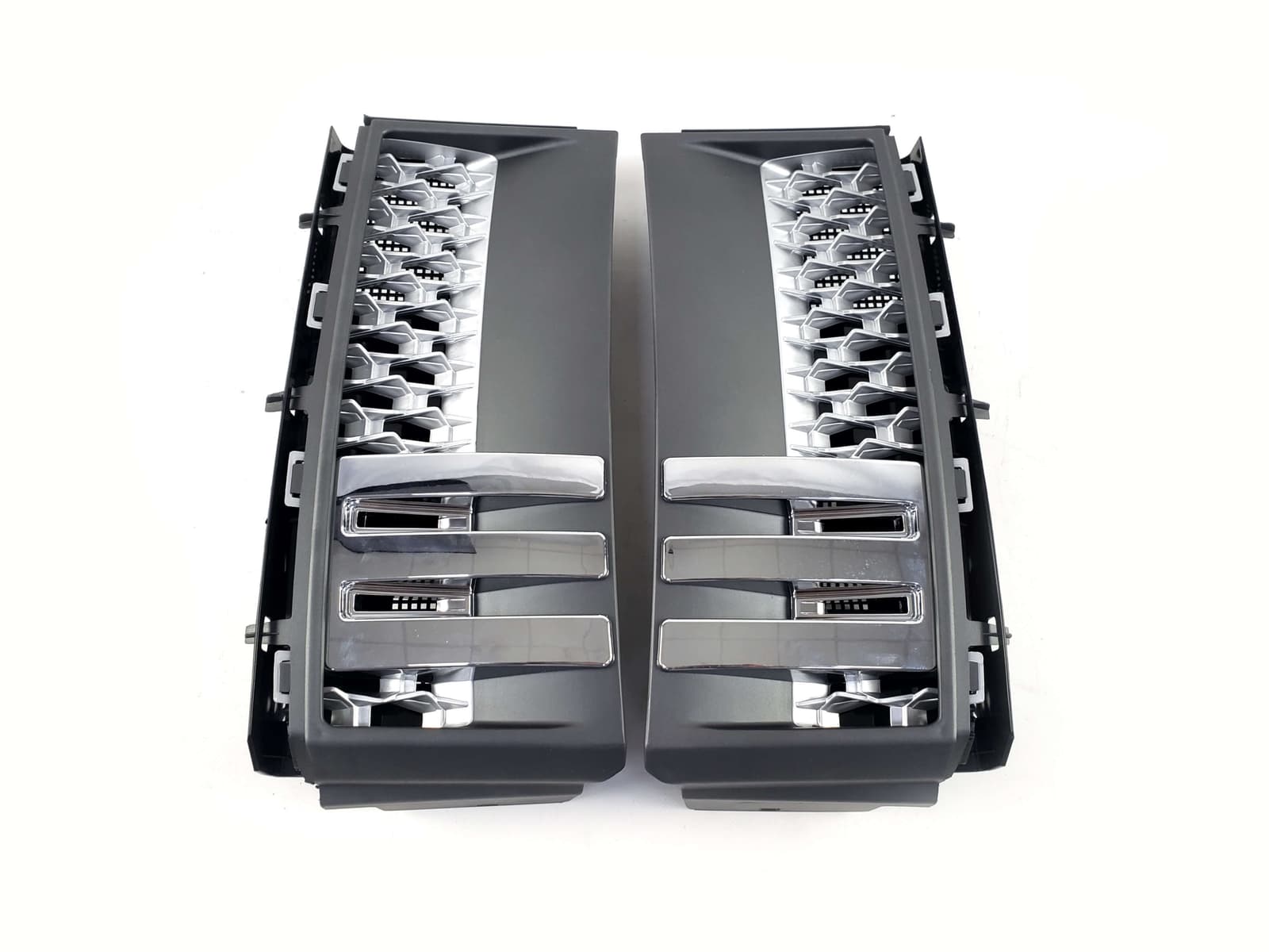 Решітка радіатора + жабра на Land Rover Range Rover Vogue L322 2010-2013 року 4