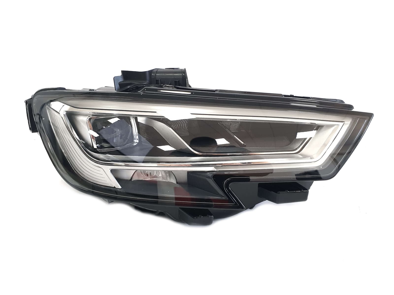 Передні фари (LED Європа) без блоків на Audi A3 8V 2016-2020 року 2