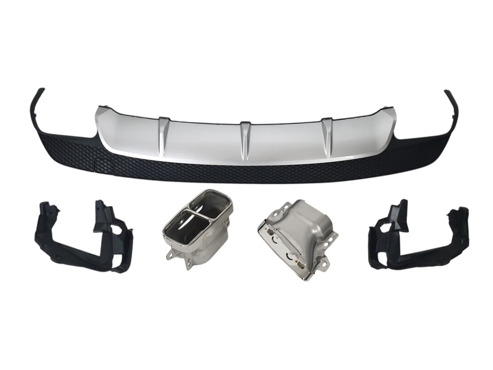 Дифузор (заднього бампера) Silver Black / Chrome Pipe (стиль CLA45 AMG) на Mercedes-Benz CLA-Class C117 2013-2017 року