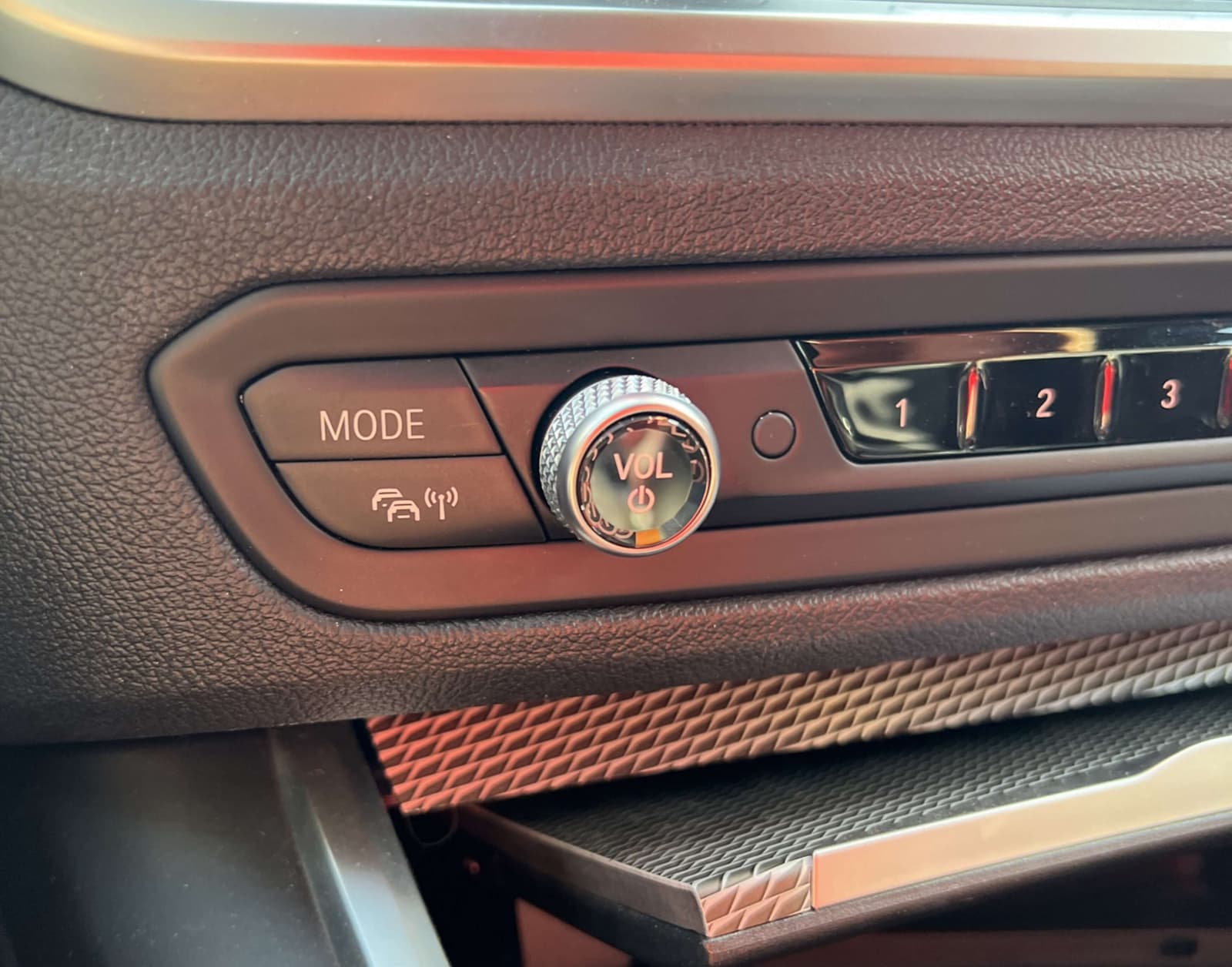 Кришталевий селектор КПП (кнопка регуліровки звуку) на BMW 3 Series G20 / G21 2018-2022 року