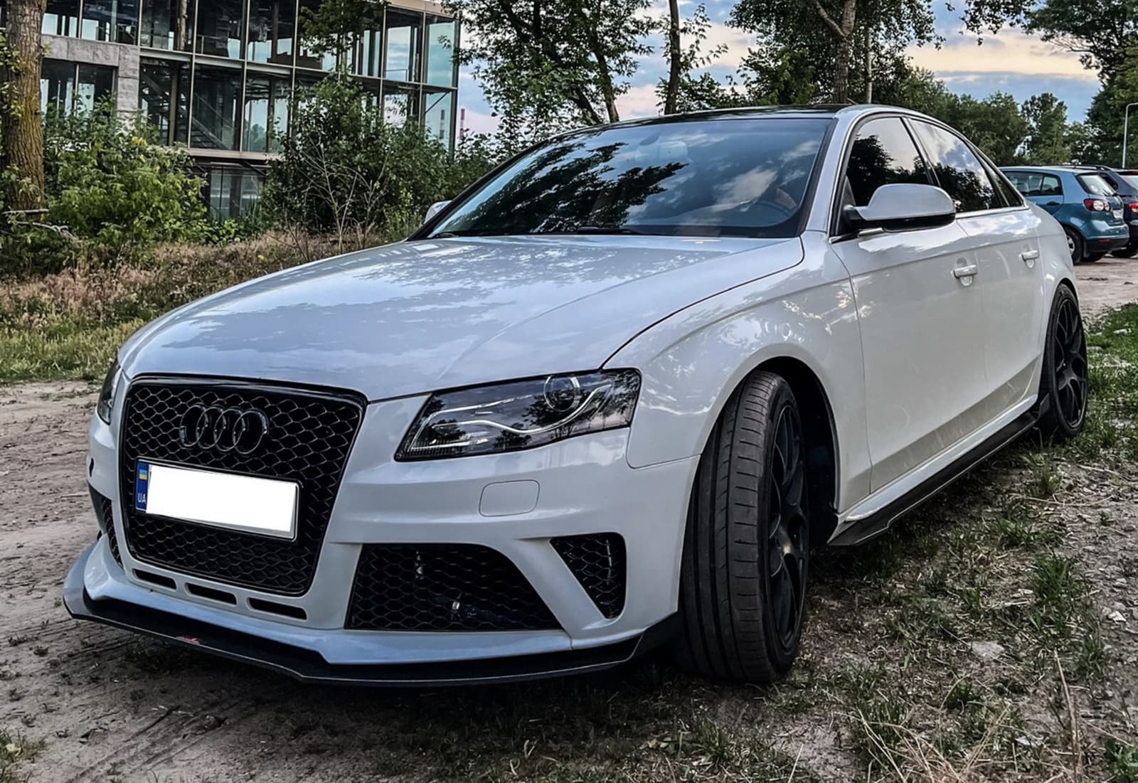 Передній бампер (в стилі RS4) на Audi A4 B8 2007-2011 року 5