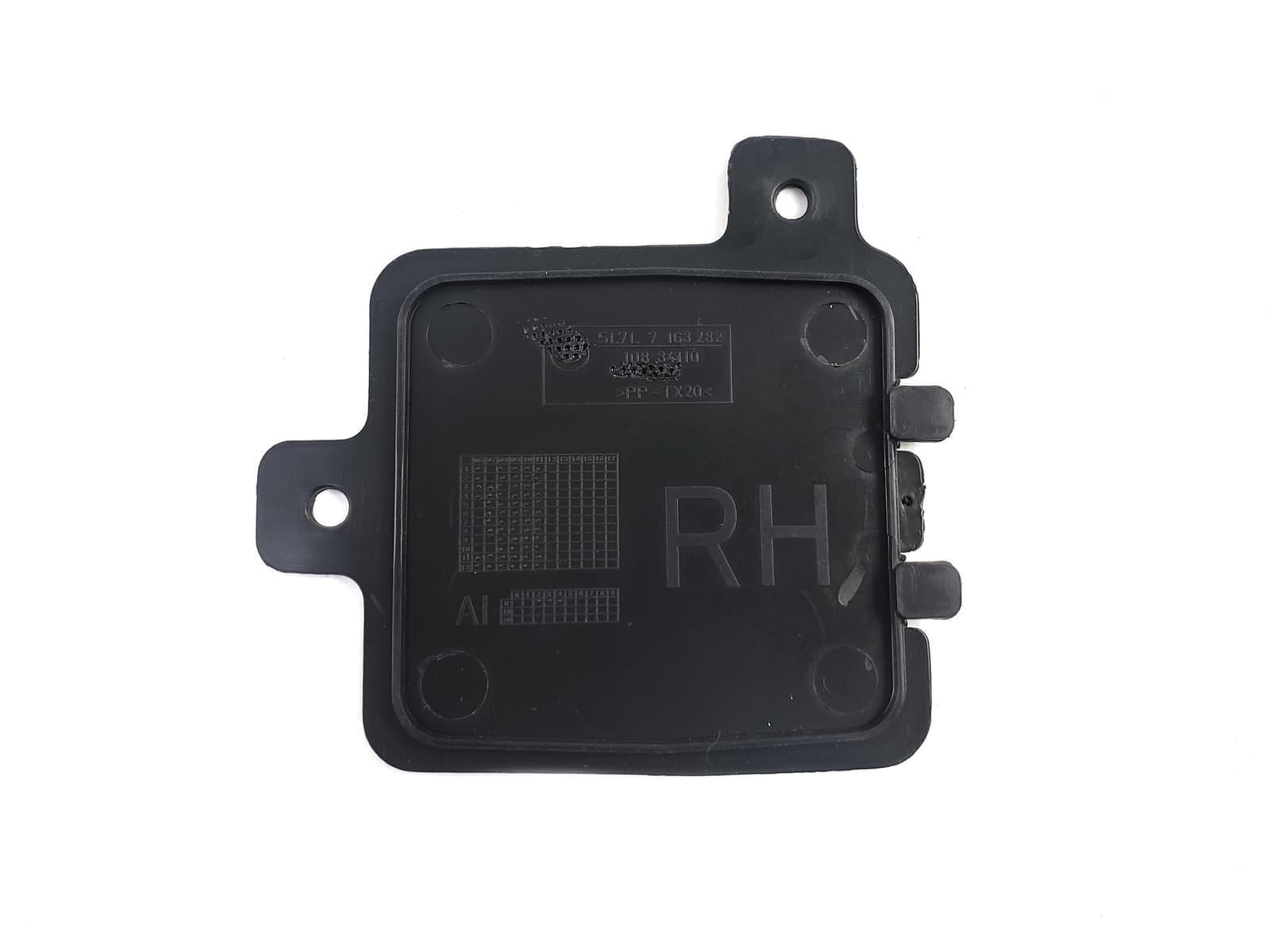 Підкрилки заглушка RH на BMW X5 E70 2007-2010 року