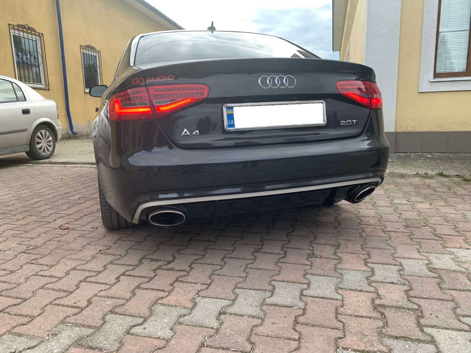 Дифузор (заднього бампера) Black Silver / Chrome Pipe (в стилі RS4) на Audi A4 B8 2011-2015 року 4
