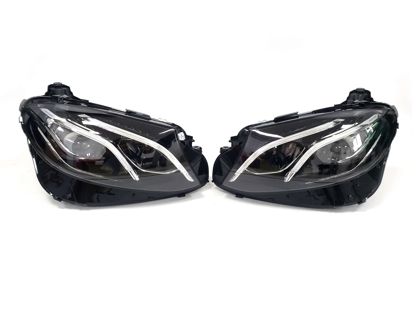 Передні фари (Led) комплектні на Mercedes-Benz E-Class W213 2016-2020 року