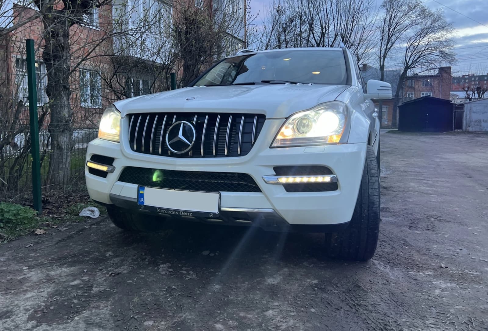 Решітка радіатора Chrome Black 2 Line GT на Mercedes-Benz GL-Class X164 2009-2012 року 5