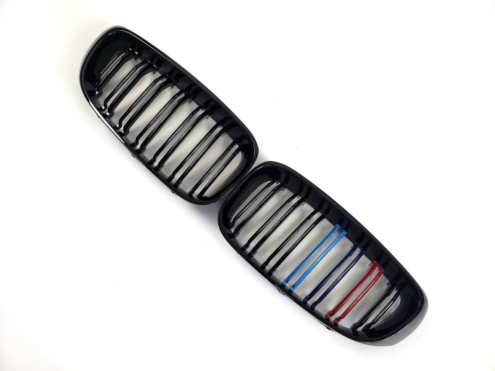 Ніздрі M-color (Подвійні M-Look) на BMW 3 Series (GT) F34 2013-2019 року 3