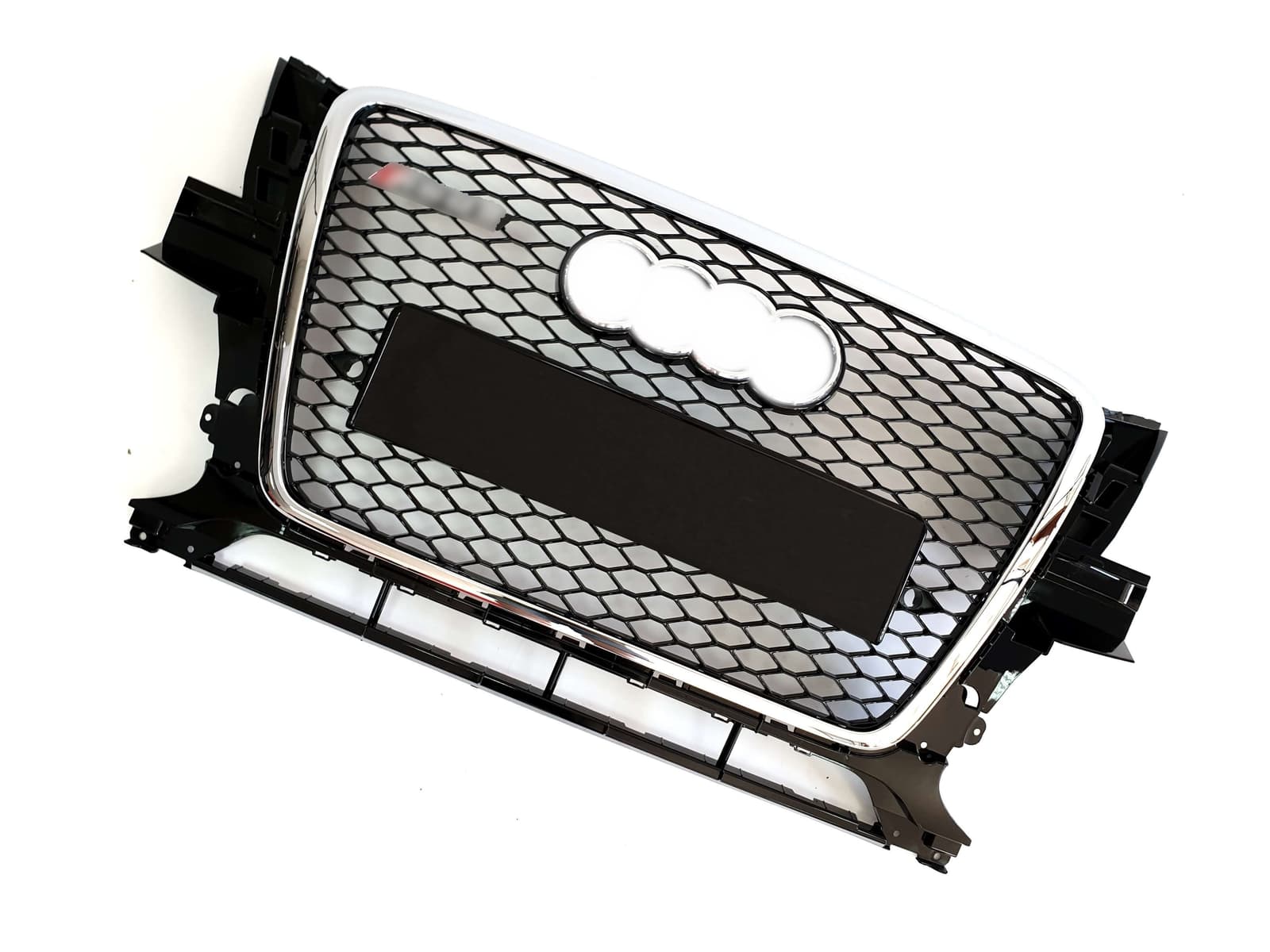 Решітка радіатора Chrome Black (в стилі RSQ5) на Audi Q5 8R 2008-2012 року 3