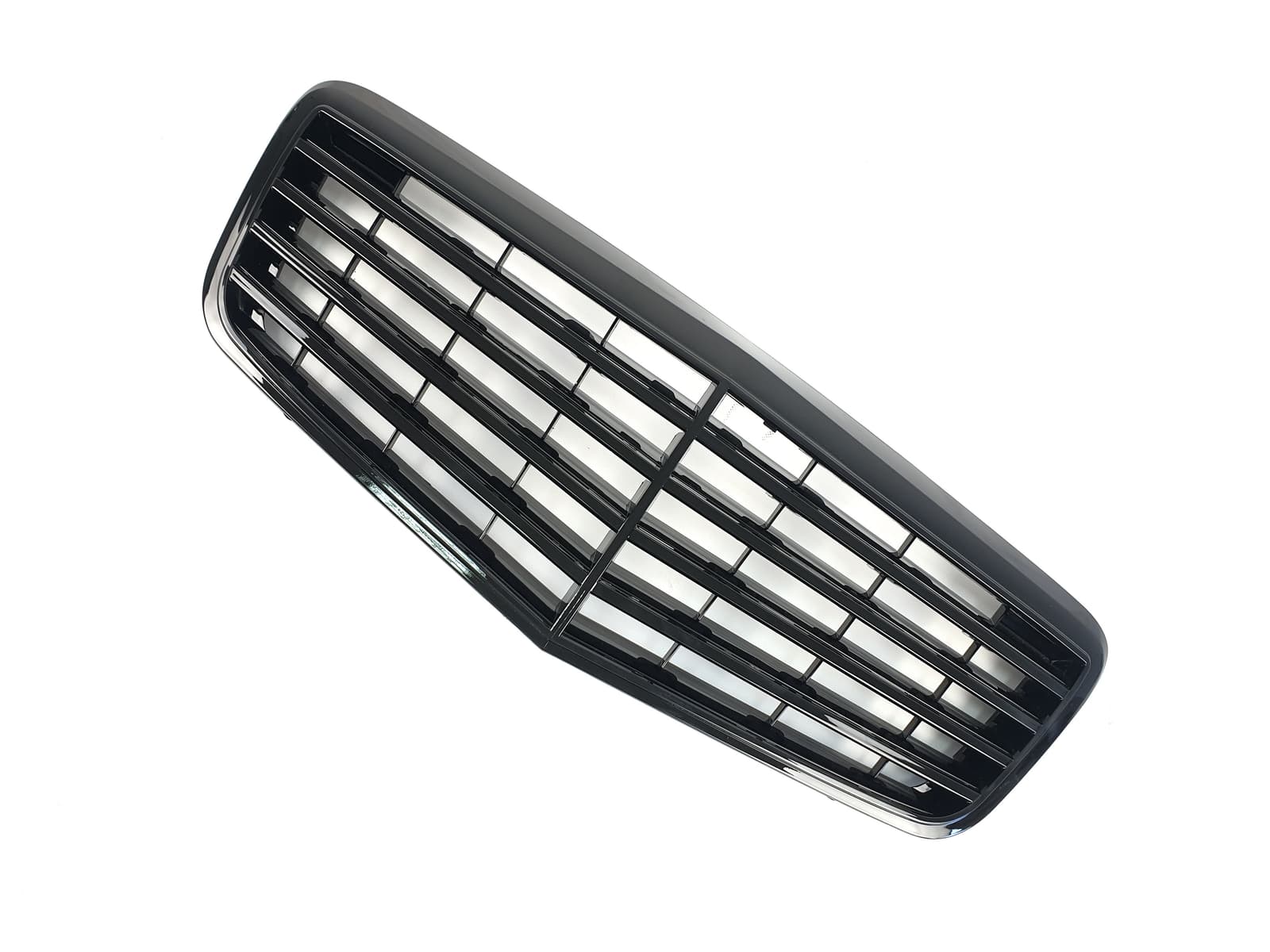 Решітка радіатора ALL Black ASSY на Mercedes-Benz E-Class W211 2007-2009 року 3