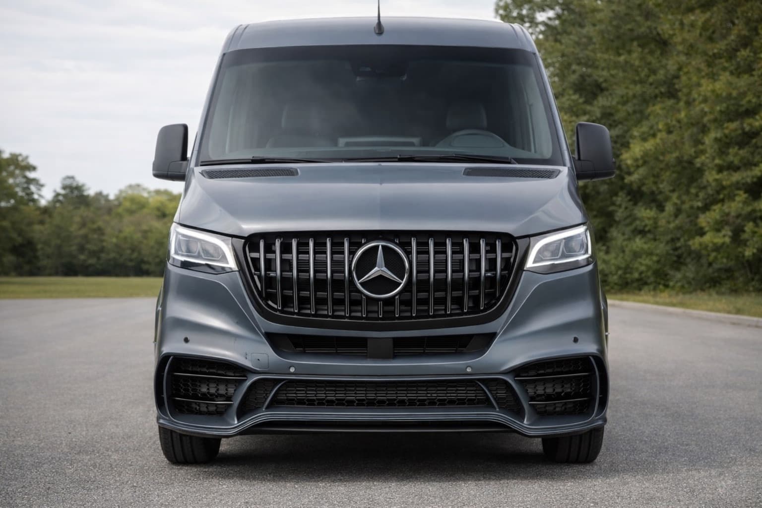 Передній бампер з решіткою V2 (AMG) 2