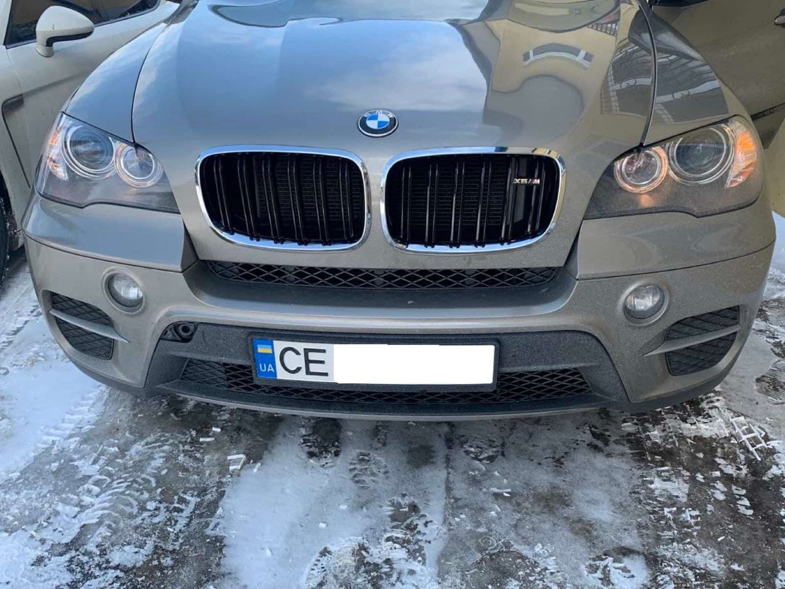 Ніздрі Чорний глянець / Хром рамка (Подвійні M-Look) на BMW X5 E70 2010-2013 року 4