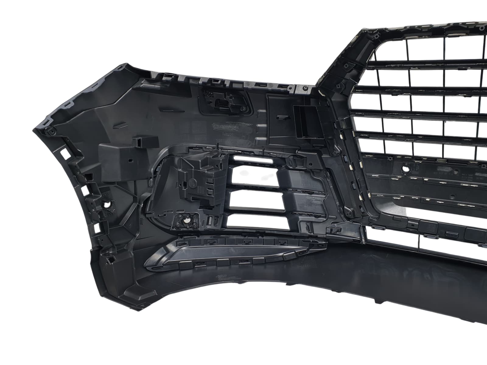 Передній бампер (S-Line) Black на Audi Q7 4M 2015-2020 року 4