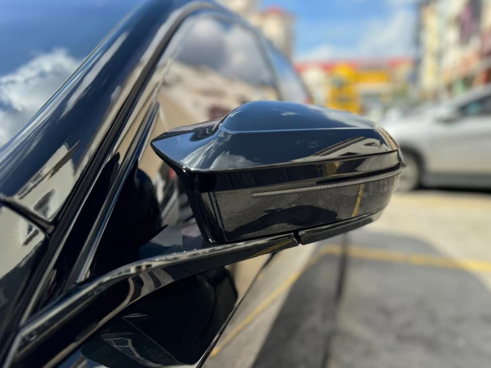 Накладки кришки дзеркал M-Performance для BMW 5 Series G60 G61 2024-, колір чорний глянець, комплект 2шт.