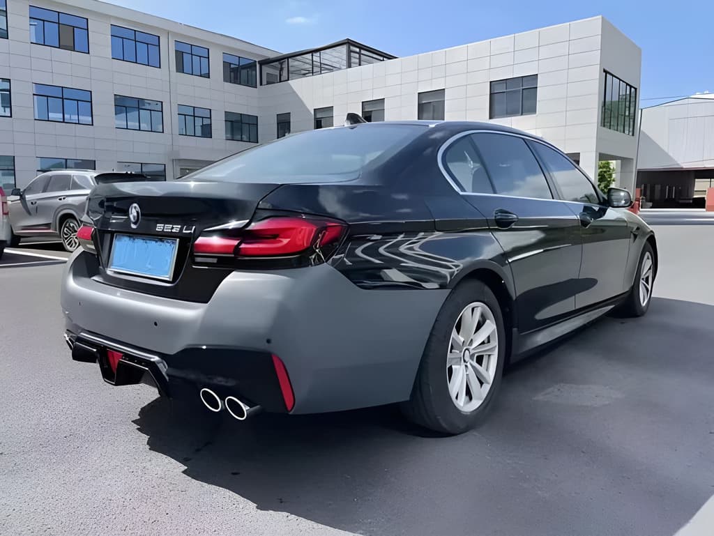 Комплект рестайлінгу в G30 M5 CS 2021рік 4