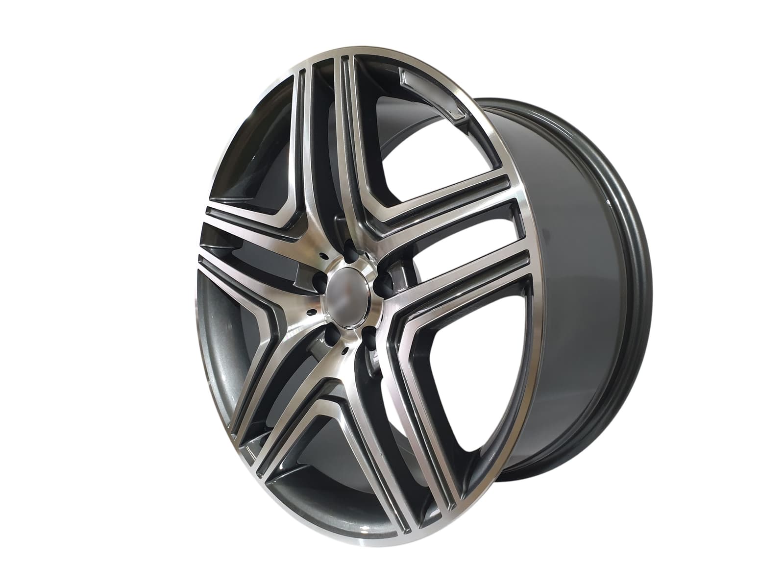 R20 GMF (одноширокі 9.5J ET45) на Mercedes-Benz A-Class W176 2012-2015 року 2