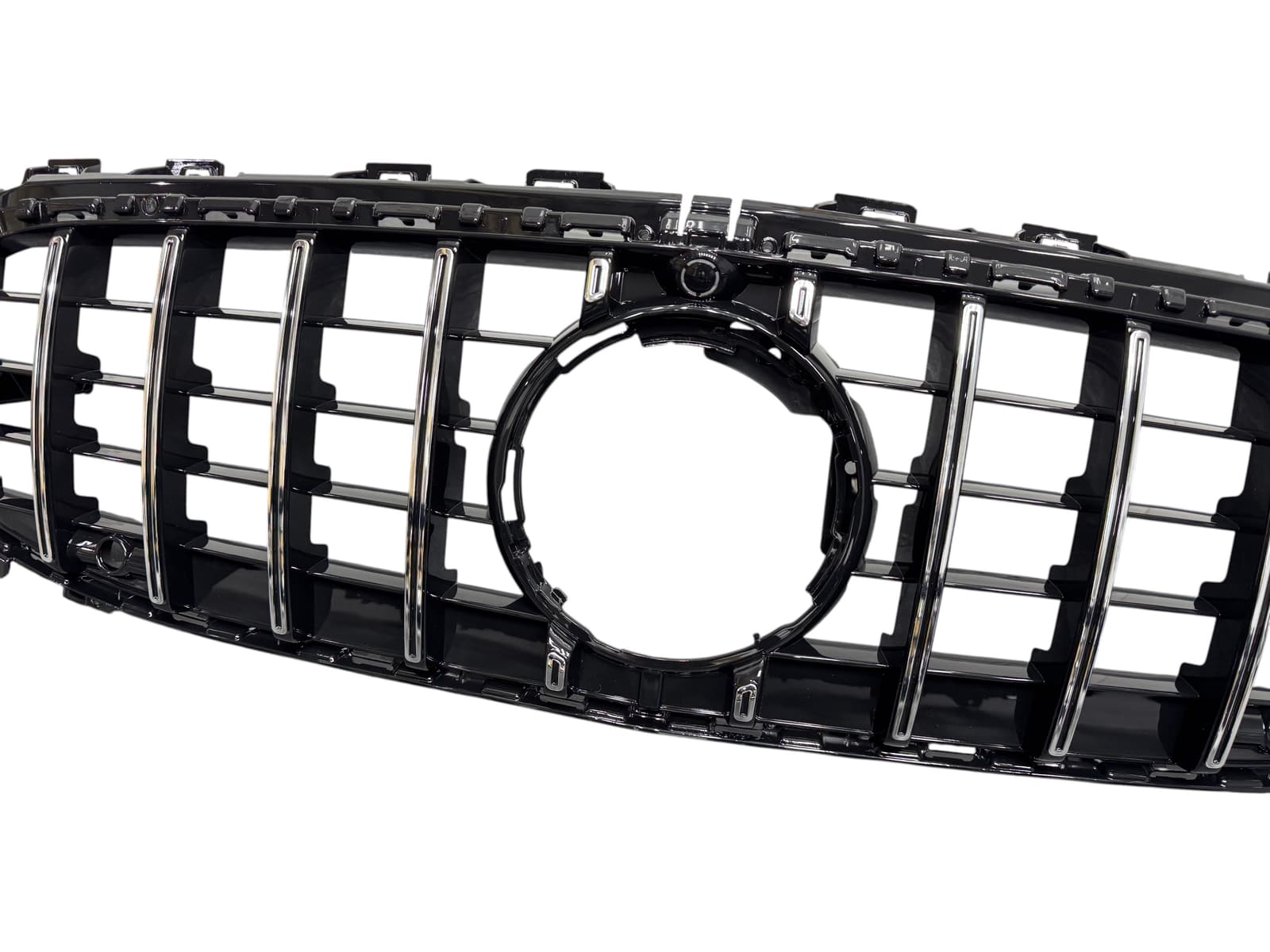 Решітка радіатора GT Chrome Black на Mercedes-Benz CLA-Class C118 2023-2025 року 3