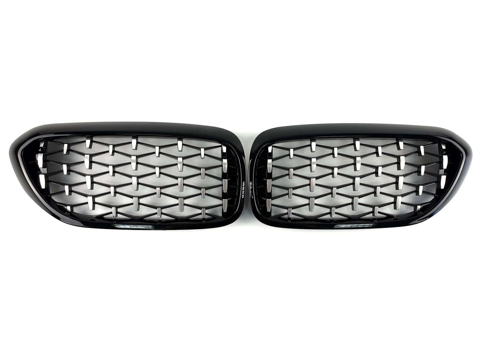 Ніздрі Diamond Silver на BMW 5 Series G30 / G31 2017-2020 року