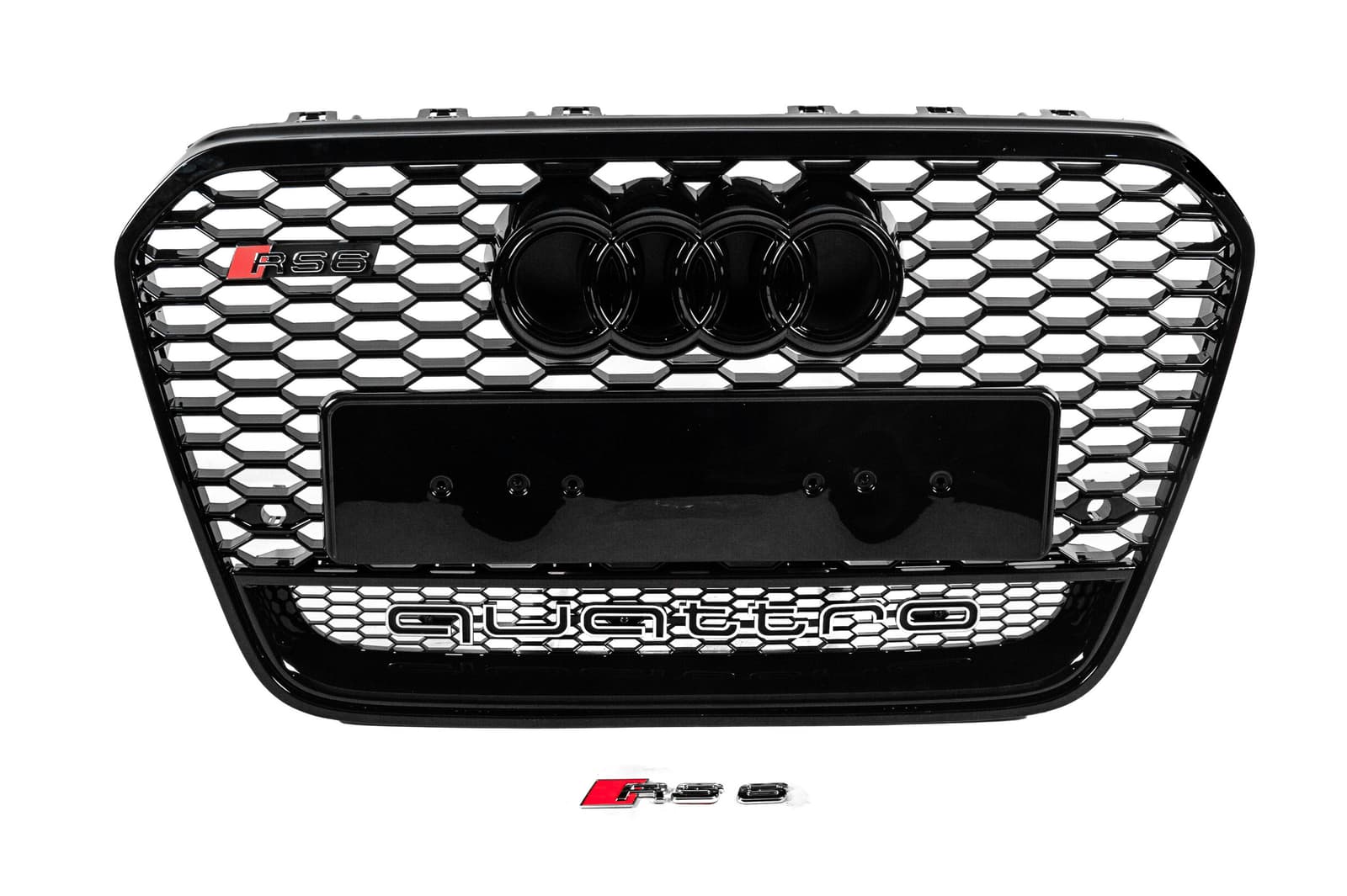 Передня чорна решітка RS-style з написом Quattro (2011-2014)