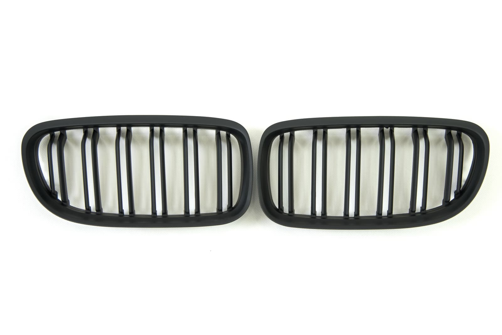 Ніздрі Чорний мат (Подвійні M-Look) на BMW 3 Series E90 / E91 2008-2012 року