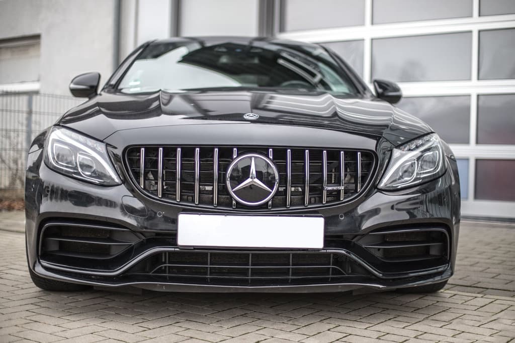 Передня решітка Panamericana GT (для оригінального C63 AMG) 2018+, з камерою