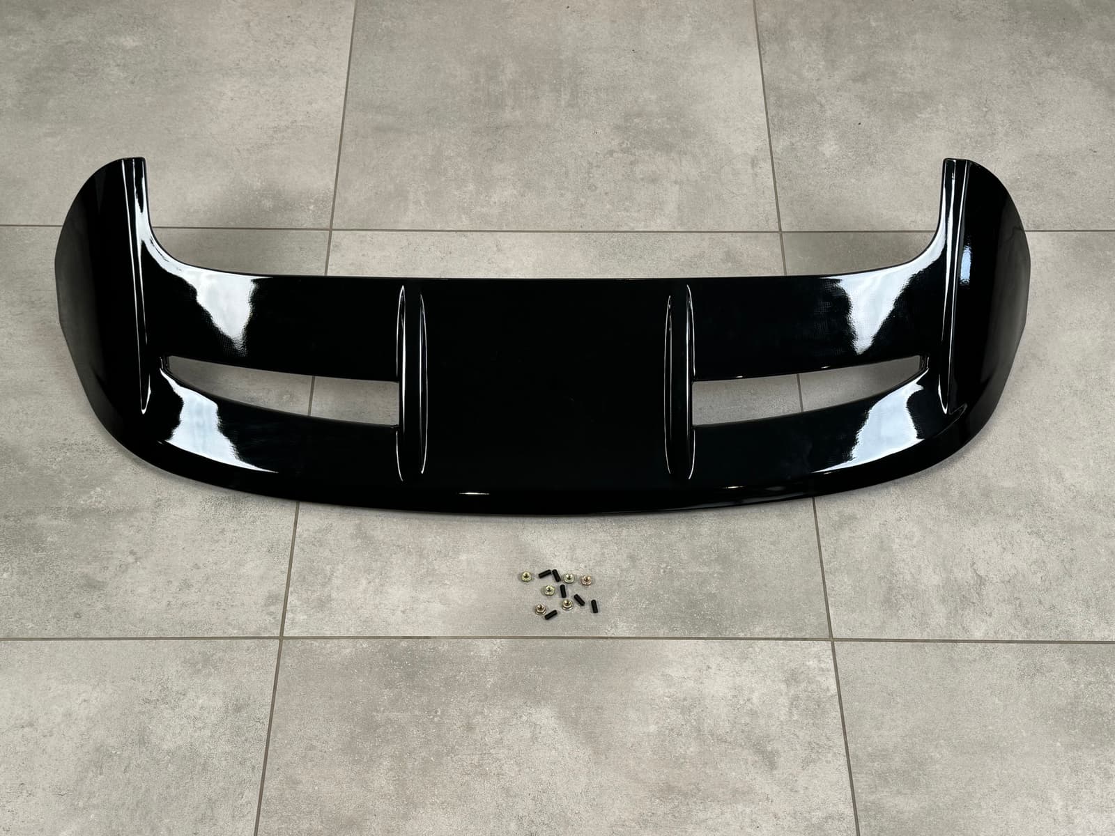 Спойлер козирок Ford Fiesta хетчбек 2011-2017, чорний глянець