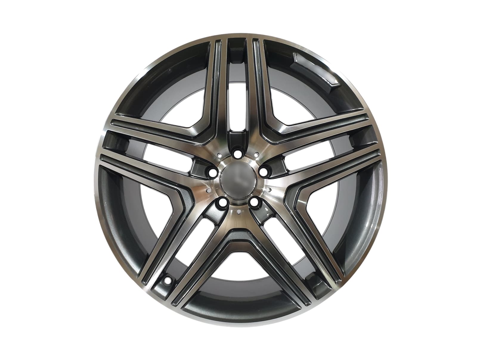 R20 GMF (одноширокі 9.5J ET45) на Mercedes-Benz A-Class W176 2012-2015 року