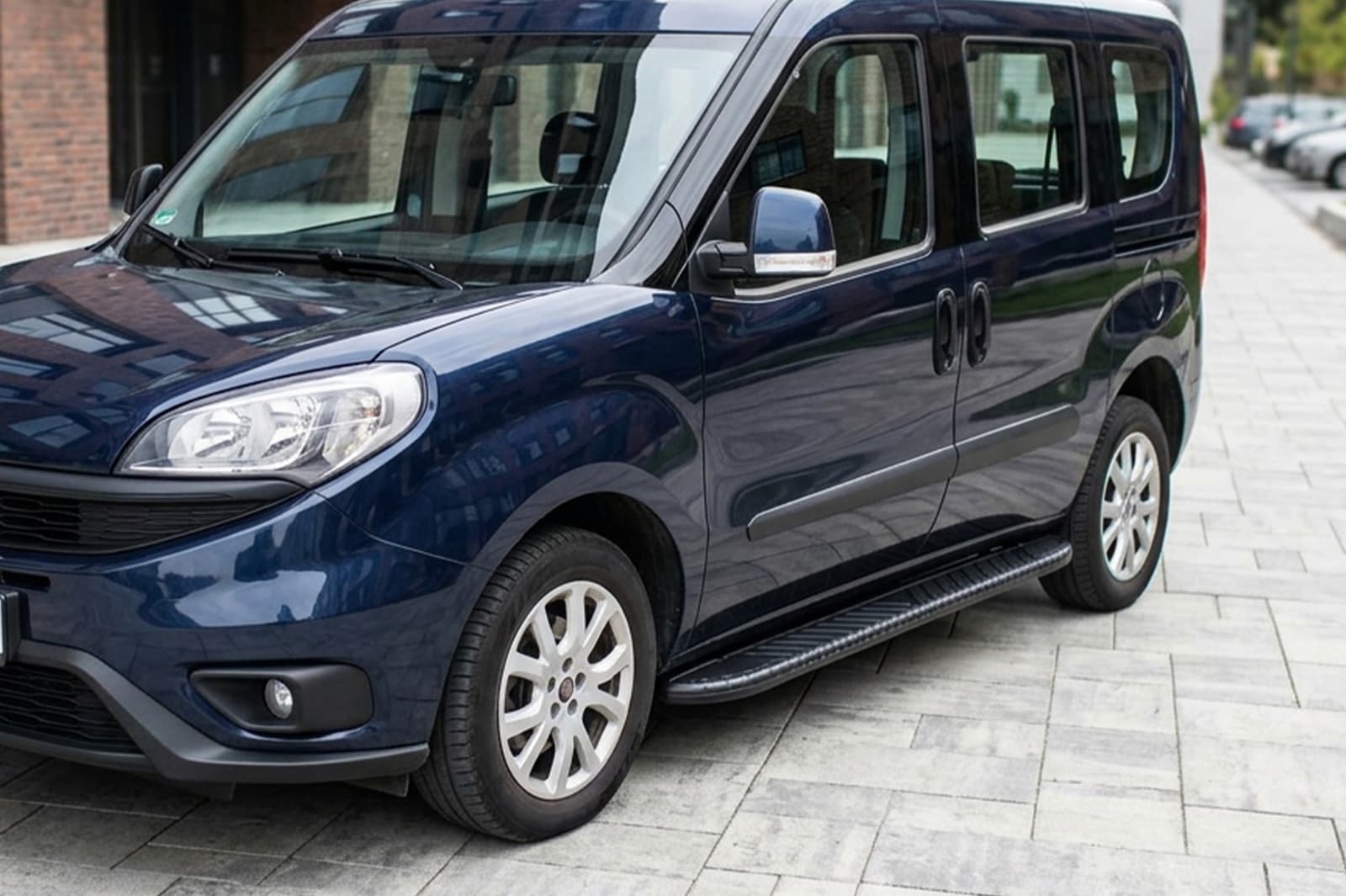 Бокові пороги Bosphorus Black (2 шт., Алюміній) Стандартна база