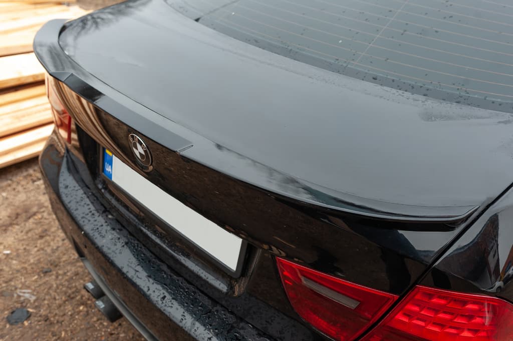 Спойлер М4-Style (для E90, під фарбування)