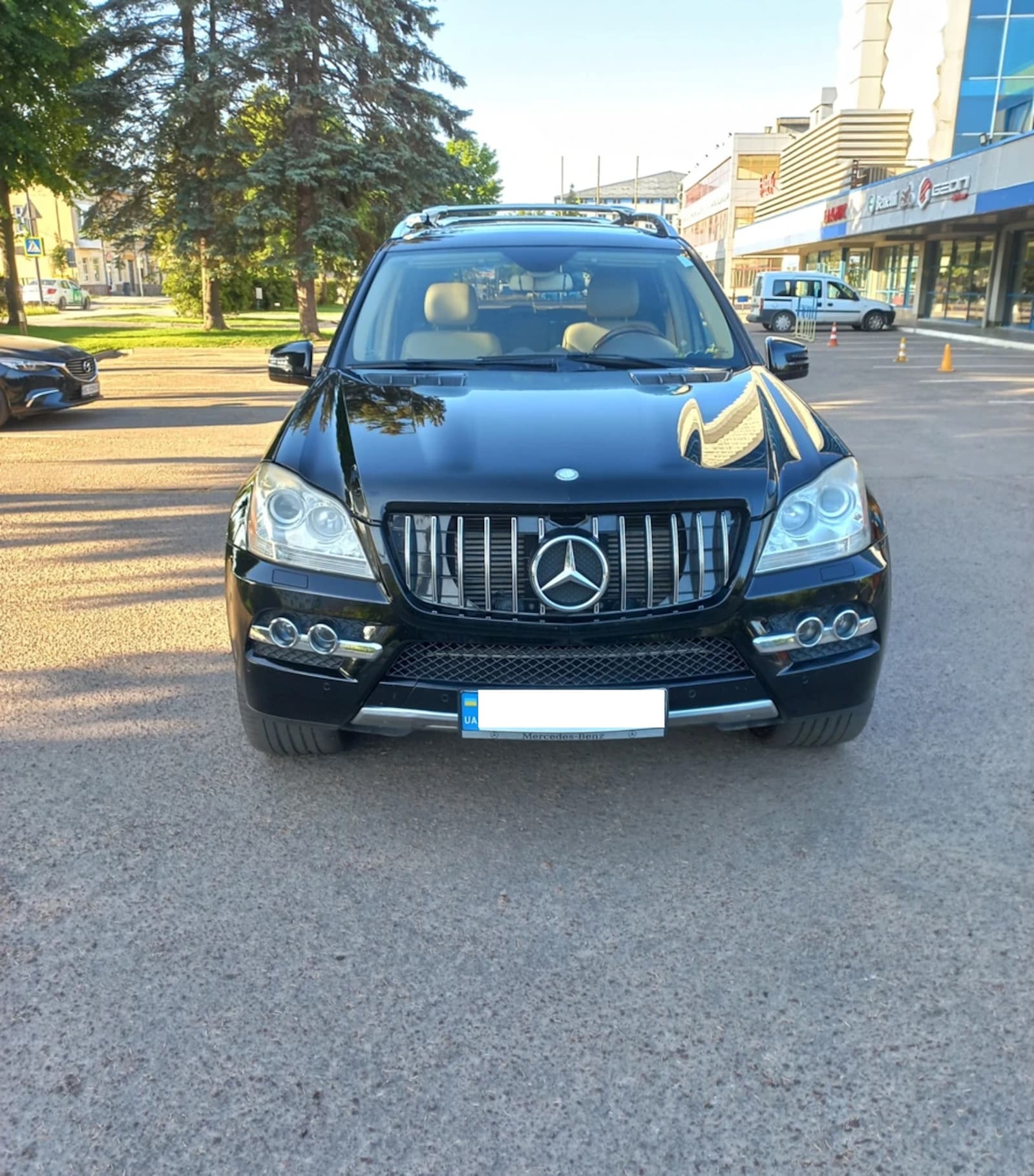 Решітка радіатора Chrome Black 2 Line GT на Mercedes-Benz GL-Class X164 2009-2012 року 6