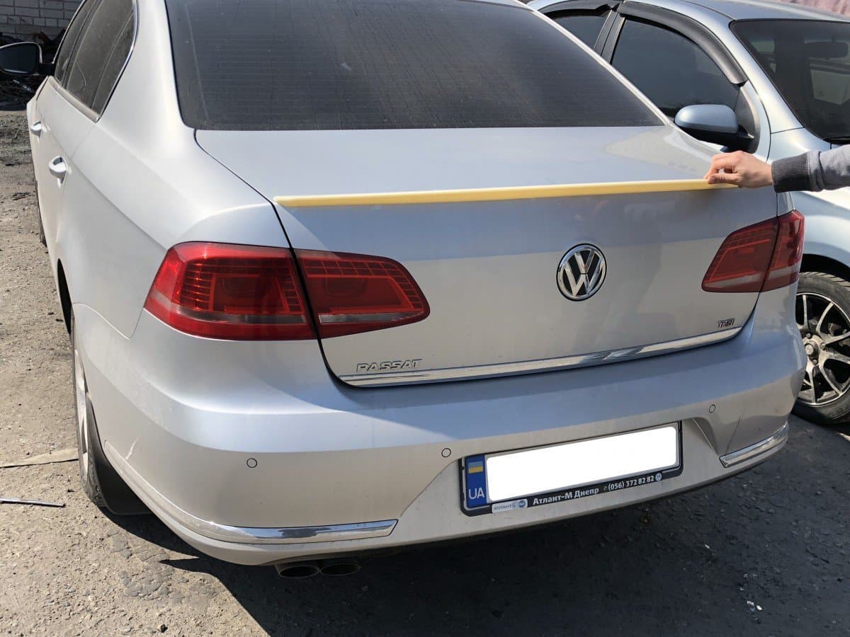 Спойлер ліп на багажник Volkswagen Passat B7 2011-2015 ABS пластик під фарбування