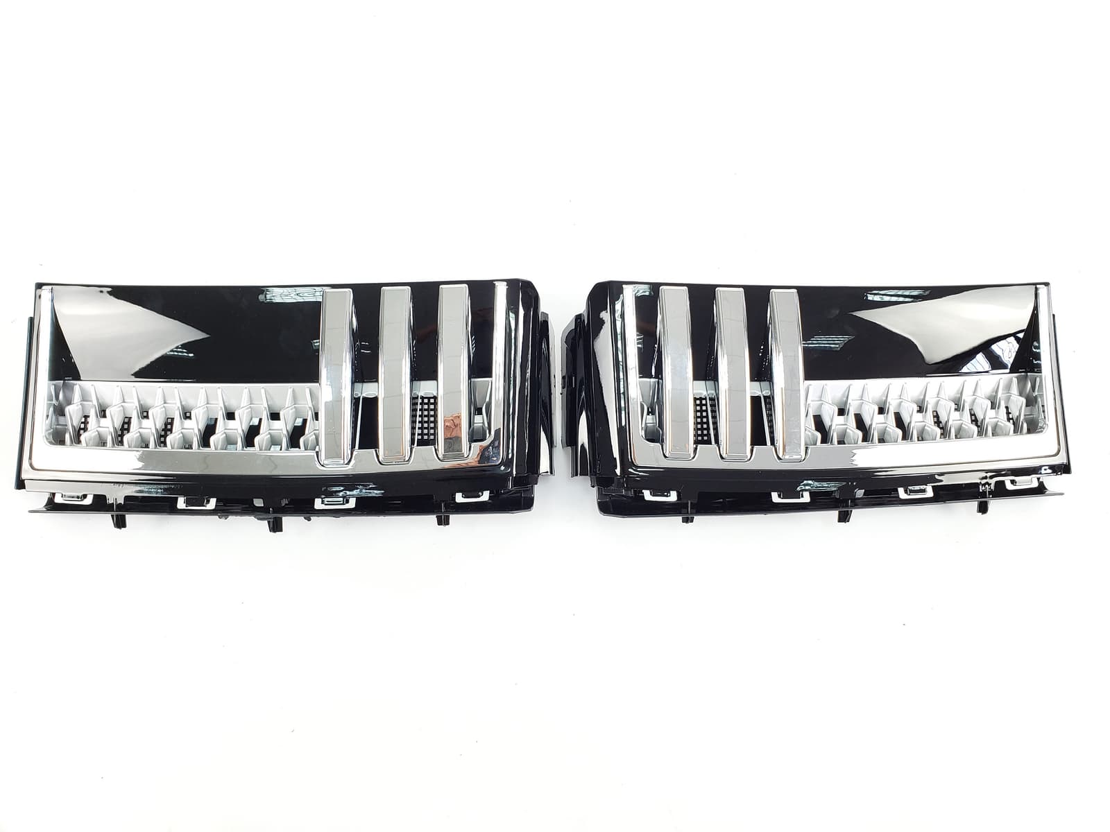 Решітка радіатора + жабра на Land Rover Range Rover Vogue L322 2010-2013 року 3