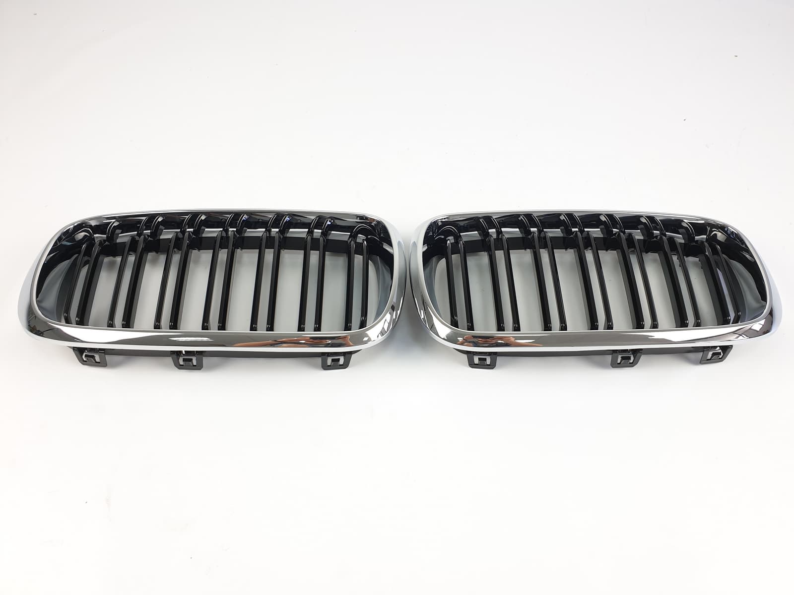 Ніздрі Чорні Глянець Хром Рамка (Подвійні M-Look) на BMW X5 F15 2013-2018 року 2