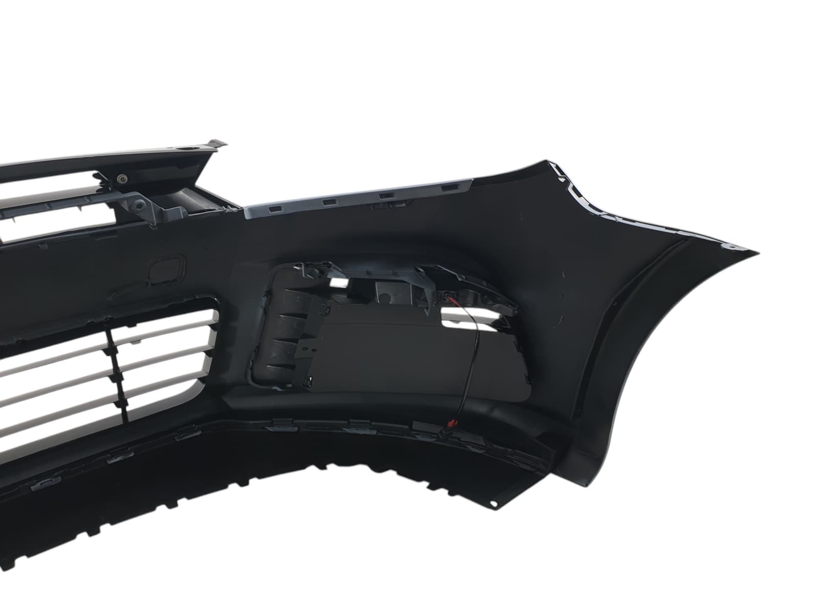 Передній бампер (стиль R20) на Volkswagen Golf VI 2008-2012 року 6