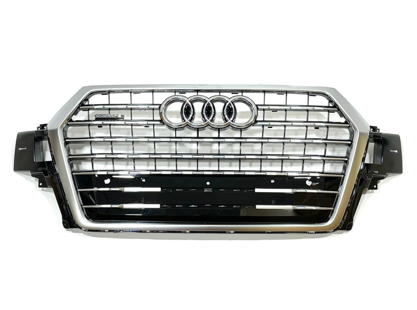 Решітка радіатора Audi Q7 4M 2015-2019 чорні з сірим 4M0 853 651 Q T94