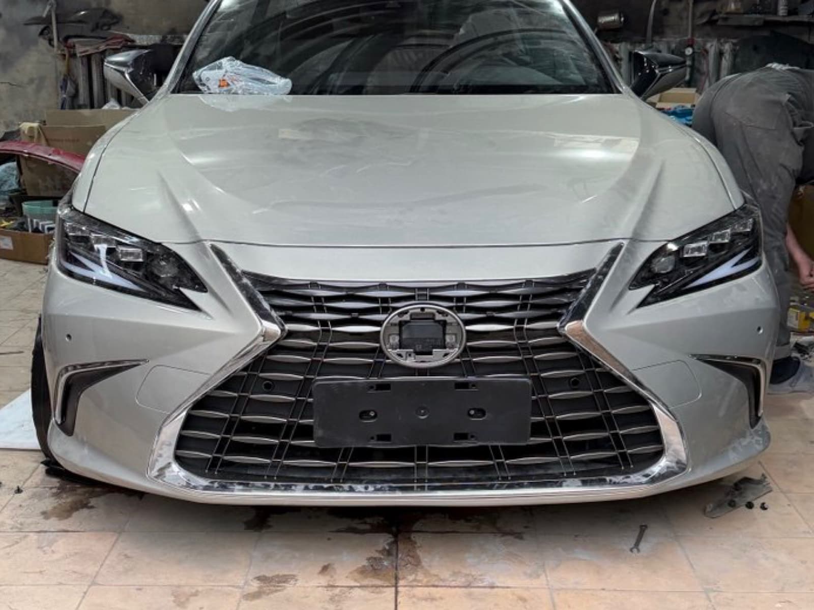 Решітка радіатора з хромом рестайлінг 2025 для Lexus ES 2018-2025