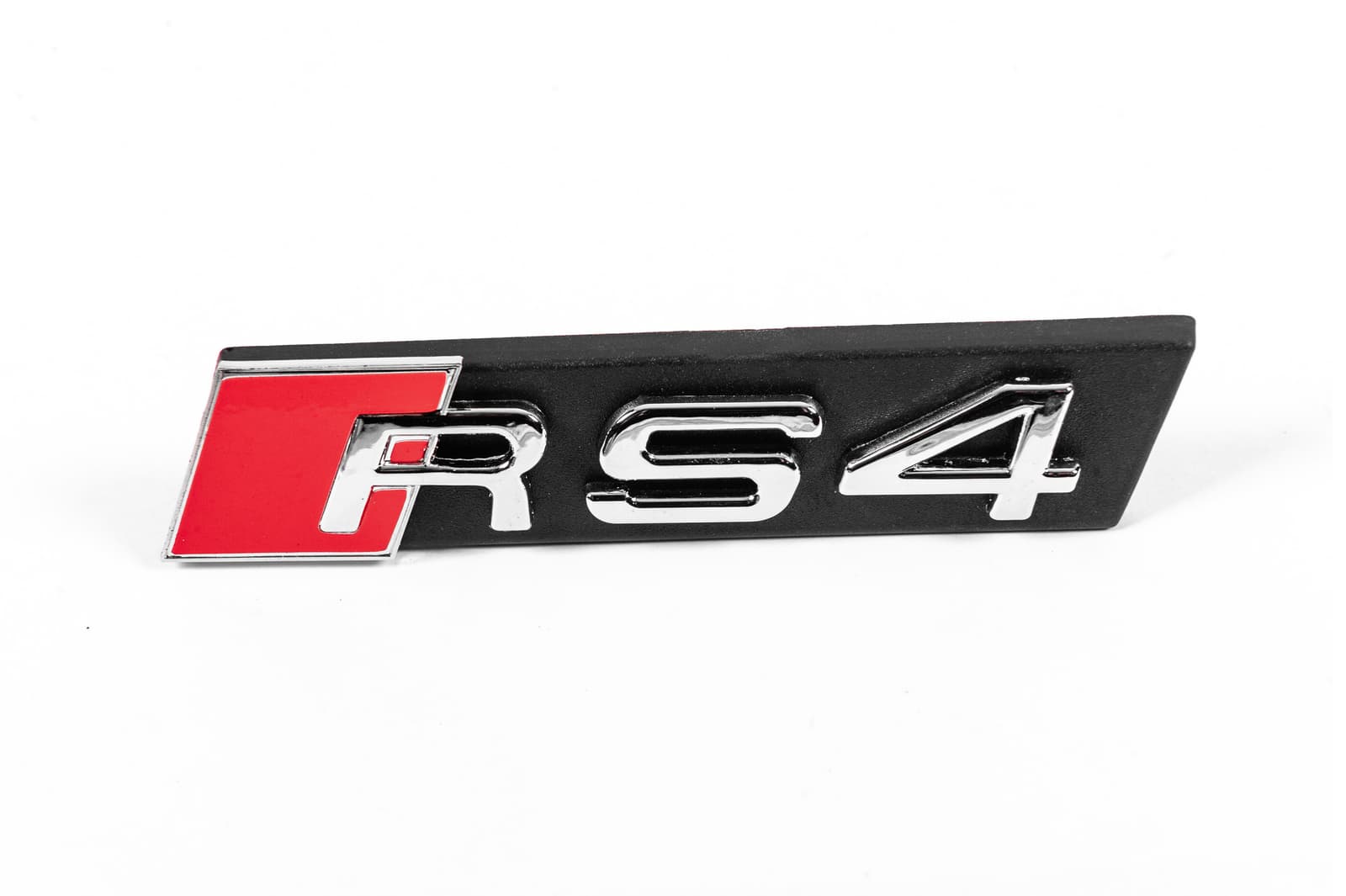 Емблема в решітку RS4