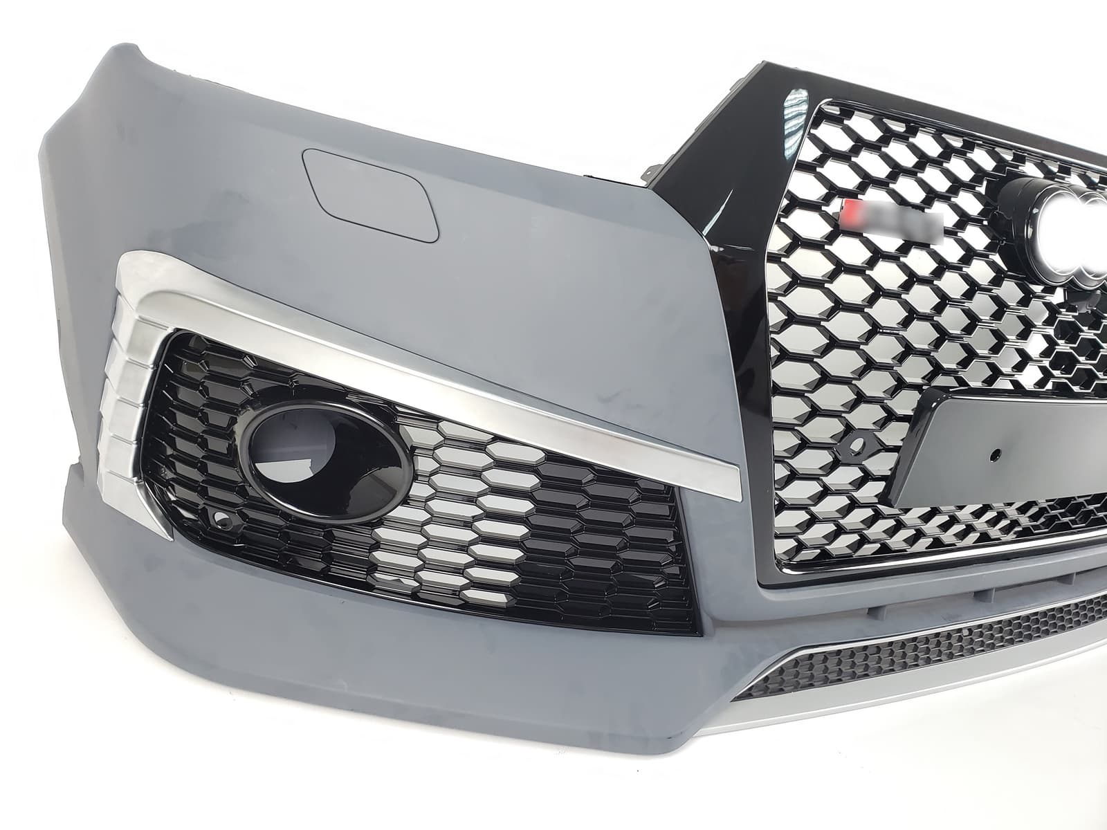 Передній бампер (RS Style) Silver Black на Audi Q7 4M 2015-2020 року 2