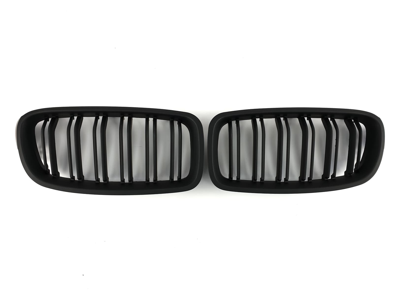 Ніздрі Чорний мат (Подвійні M-Look) на BMW 3 Series F30 / F31 2011-2018 року