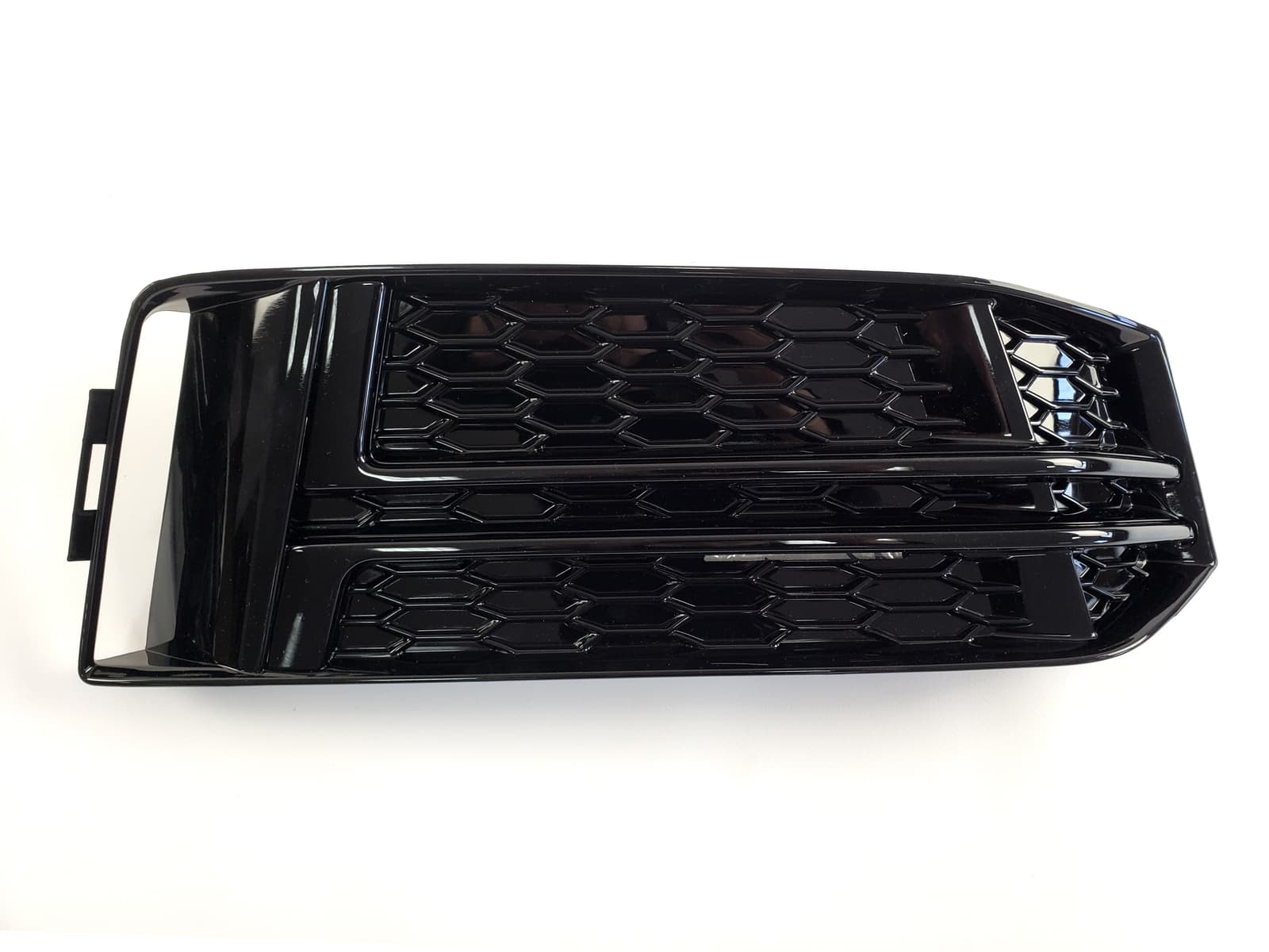 Решітки в бампер Full Black (S4) S-Line на Audi A4 B9 2015-2019 року 3