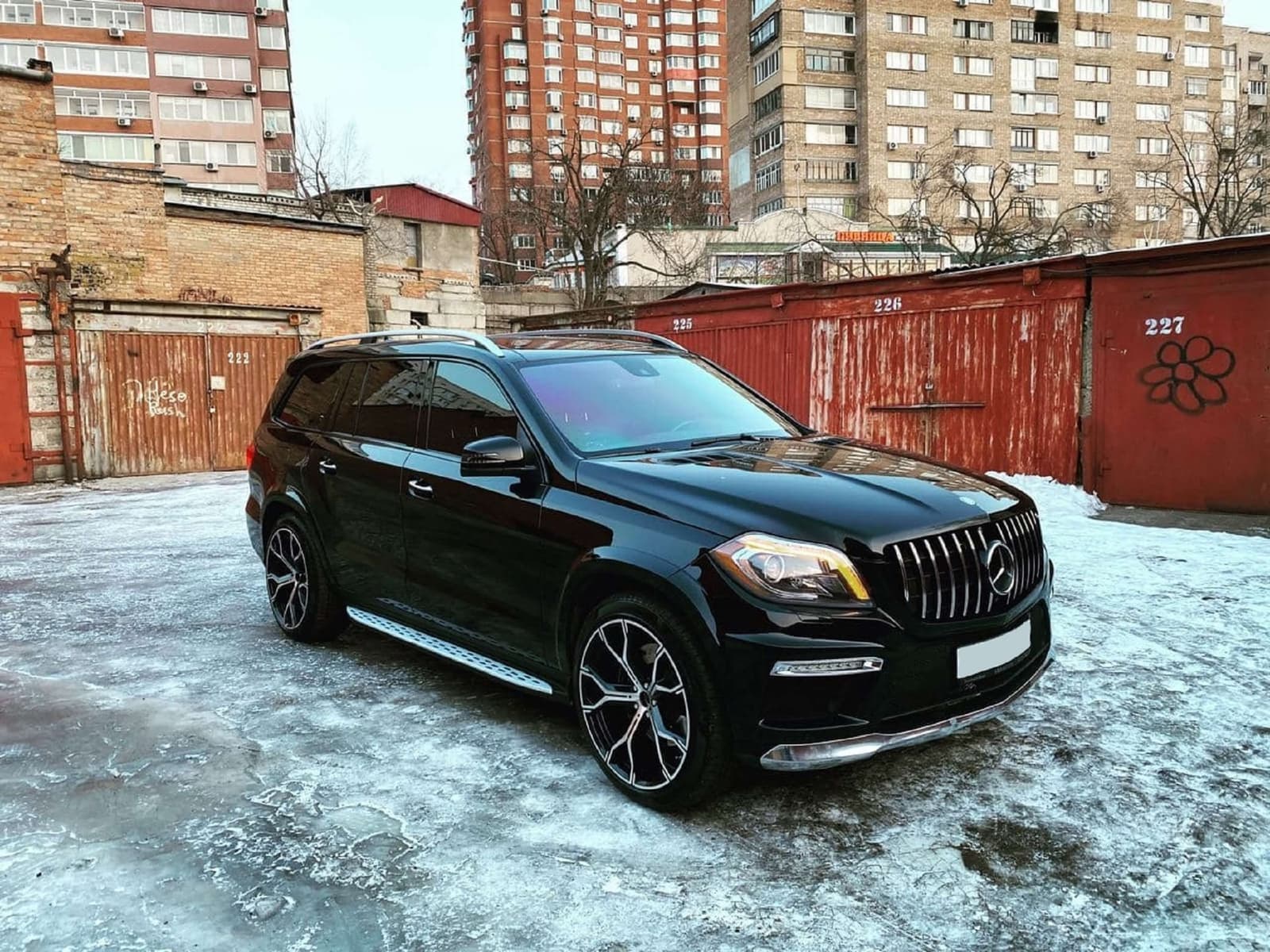 Решітка радіатора Chrome Black GT на Mercedes-Benz GL-Class X166 2012-2015 року 4