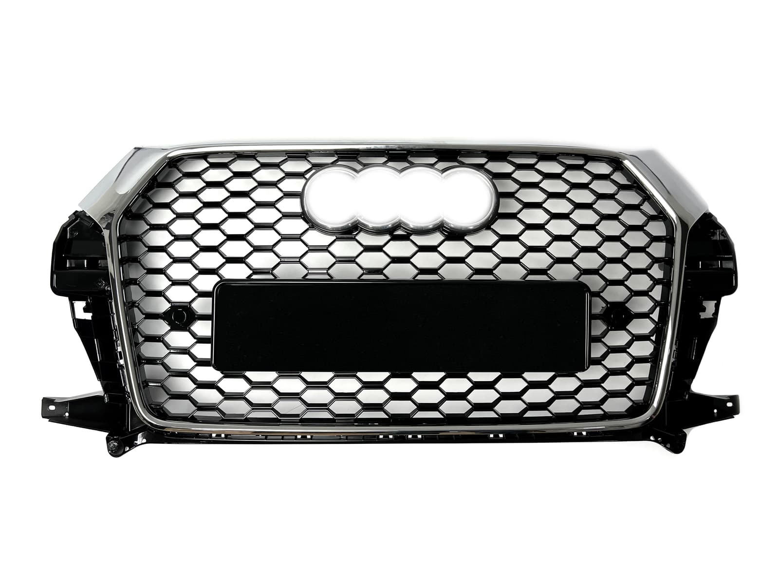 Решітка радіатора Chrome Black (в стилі RSQ3) на Audi Q3 8U 2014-2018 року