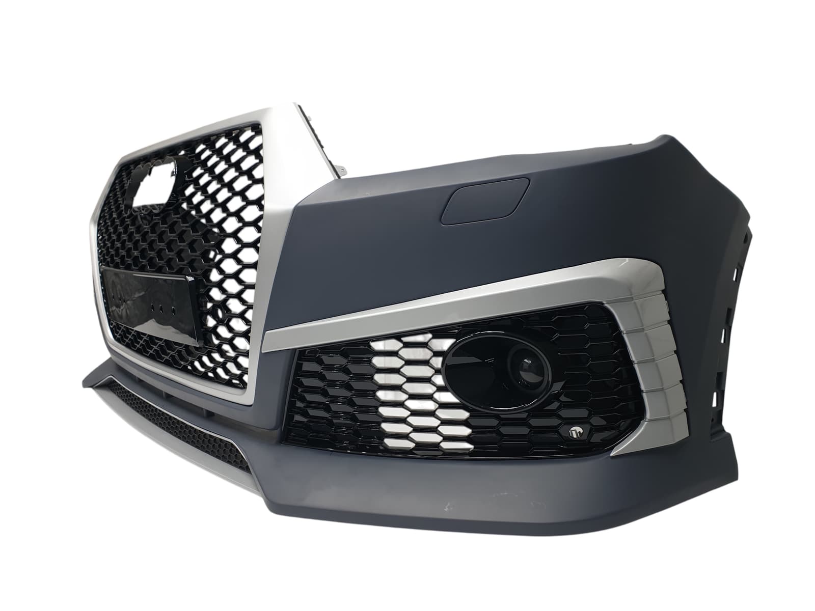 Передній бампер (RS Style) Silver на Audi Q7 4M 2015-2020 року 4